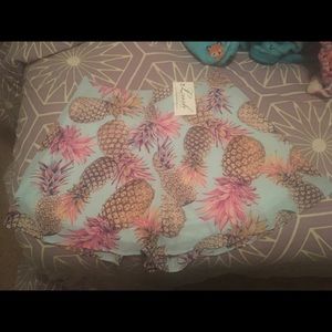 Pina Colada shorts SZ small
